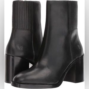 FRYE Women’s Pia Chelsea Short Boot Black